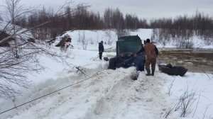 Hilux тянет Урал. 27 мая 2017 Салехард