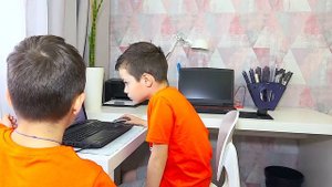 ПРОУЧИЛИ СЕСТРУ...ТЕЛЕФОН ВДРЕБЕЗГИ...