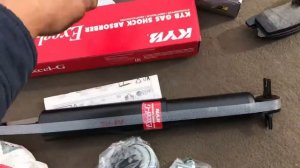 Замена передних тормозных колодок и амортизаторов на Jeep Grand Cherokee 2,7
