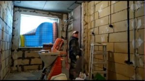 Установка маяков на стену по лазерному уровню для штукатурки стен по уровню