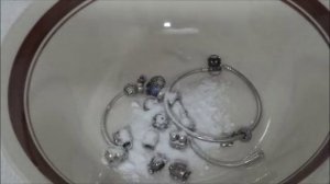 How I Use Baking Soda To Clean My Pandora Jewelry?
| #prettitingz | pearlina1925.com