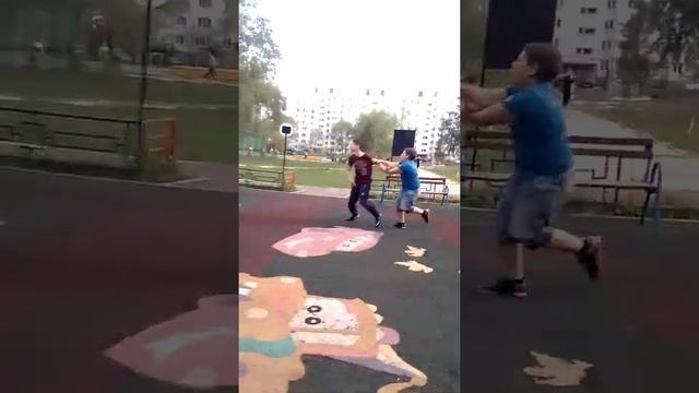 Спаривание самочки багамольчика и горячего богомола