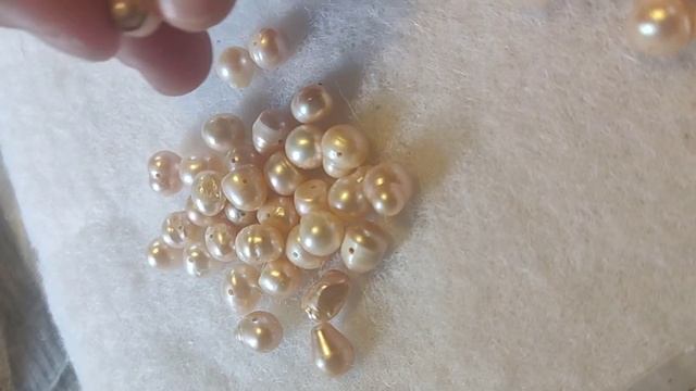 Собираю многорядный чокер из жемчуга.