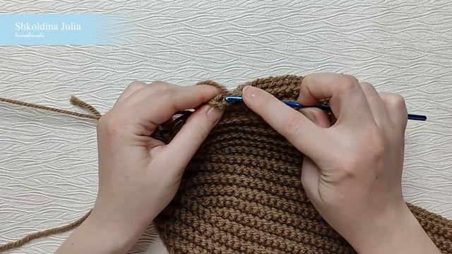 Хит этого сезона. Очень модная и трендовая в этом году балаклава. Вяжем балаклаву крючком. смотреть онлайн