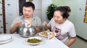 HUSBAND AND WIFE MUKBANG EATING FOOD, муж и жена едят еду новое видео