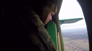 Первый прыжок с парашютом Д10