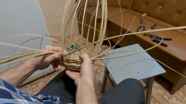 Учимся плести ОВАЛЬНУЮ КОРЗИНУ соблюдая ТЕХНИКУ ПЛЕТЕНИЯ. Боковина корзины #лозоплетение