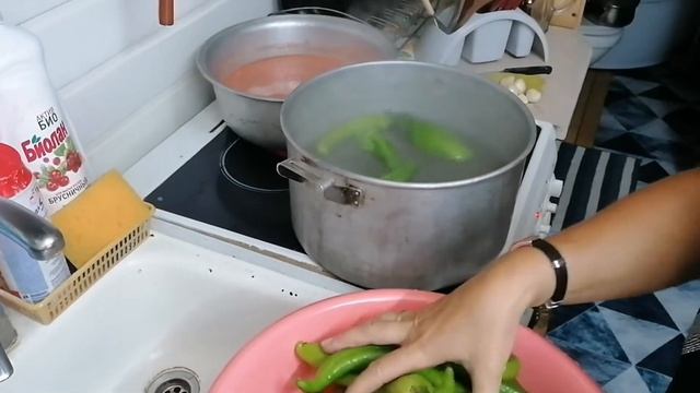 ??️Сладкий и полуострый перец в томатном соке.?️?️ смотреть онлайн