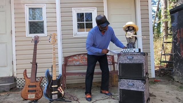 43 years old & just changing colors...1978 FENDER JAZZ BASS смотреть онлайн