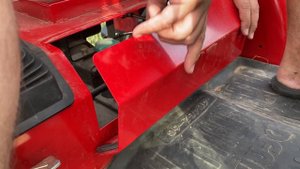 Обзор трактора в поле DongFeng DF-244 G2