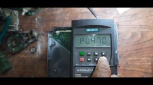 Siemens Drive Micromaster 440 Manual and Auto mode parameter setting.