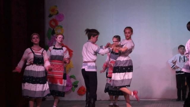 Образцовый ансамбль танца "Сюрприз", 11-14 лет