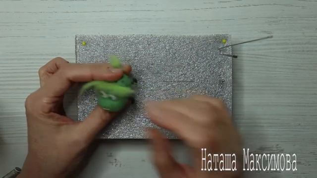 Вышивка на игрушке. Как я вышиваю на валяной игрушке