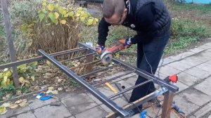 2,5 года не брал в руки УШМ. Левшой быть очень неудобно