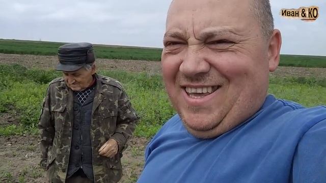 Посев люцерны ручной сеялкой. Ручной культиватор. ЭКО-ФИТНЕС смотреть онлайн