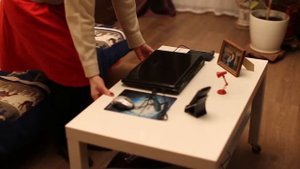 Столик для ноутбука на колёсиках