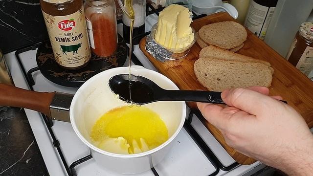 ISLAMA KÖFTE ( ISLAK EKMEK SOSU ) TARİFİ / ISLAMA KÖFTESİ / KÖFTE TARİFLERİ