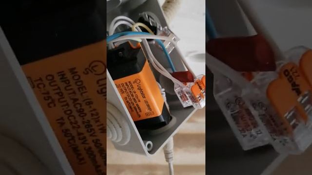 Простой способ устранить мигание светодиодного светильника