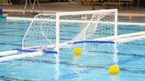 Югорские ватерполистки сыграли вничью