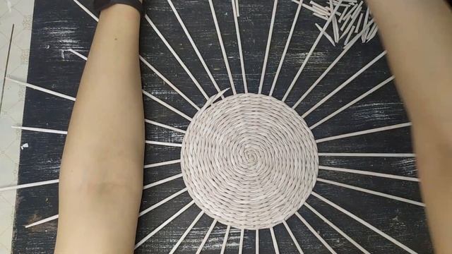 Белый плетёный поднос | Timelapse
