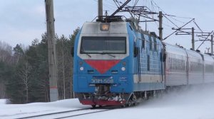 Электровоз ЭП1М-508 с пассажирским поездом
