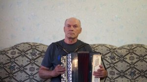 На знакомой скамье не встречаем мы больше рассветов