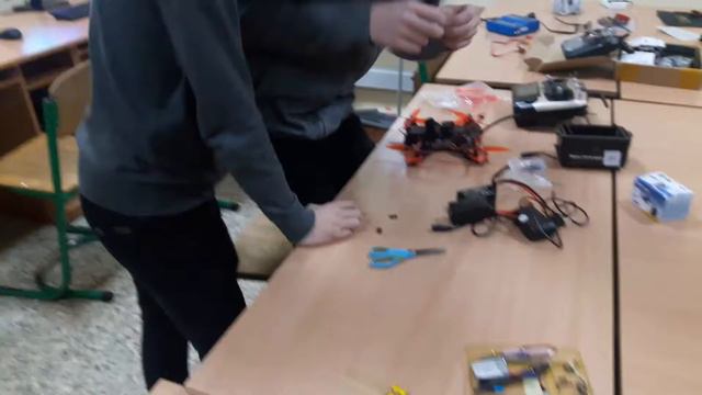 Ремонтный день. Школа Drone Racing смотреть онлайн