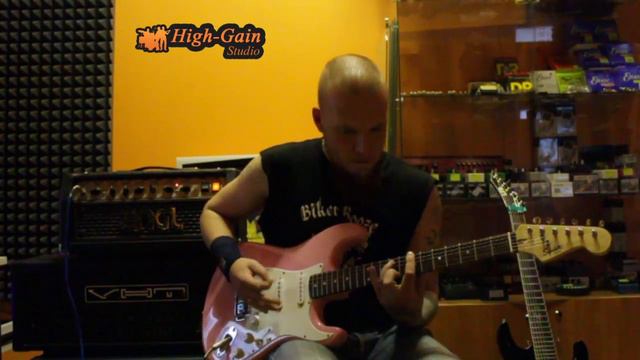 Squier Bullet Strat Pink смотреть онлайн