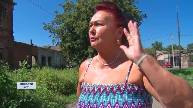 Трава по пояс в самом центре Оренбурга