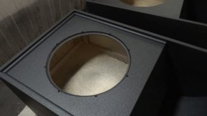 Покраска аудио коробов для колонок звуковых RAPTOR U-POL GRAVITEX.RU