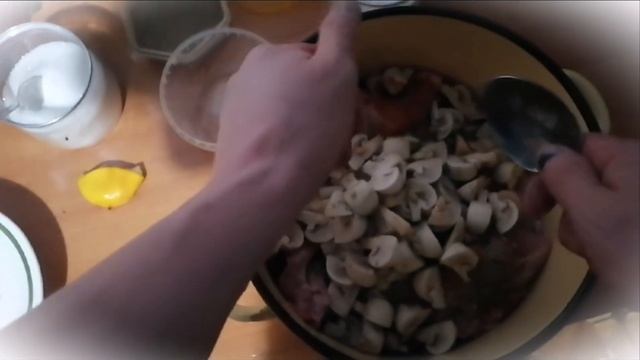 Всех с наступающим новым годом, кролик с грибами в духовке смотреть онлайн