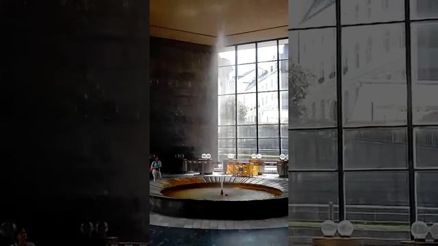 Фонтан минеральной воды  Карлов Вары..Healing springs Karlovy Vary