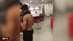 Vídeo_ Pogba y Lingard_ el divertido baile que te dejará embobado - AS.com