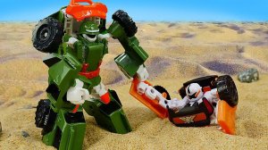 Видео Роботы Трансформеры - Тоботы в пустыне! Ищем машинку в песках! - Лучшие игры для мальчиков