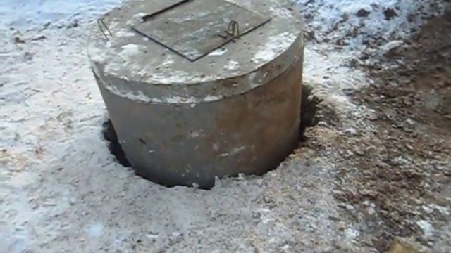 Докапали колодец,получилось 5.5 колец,воды 3.5 кольца