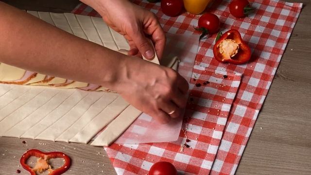 Косичка из слоеного теста с ветчиной и сыром 5 минут и ГОТОВО!
