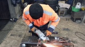 Стойка для хранения автомобильных колес.