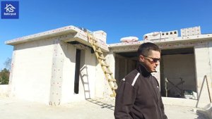 Современный дом с плоской крышей в стиле Хай-Тэк. Обзор строительства двухэтажного особняка 596 м²