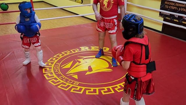 Кикбоксинг дети! Денис 6 лет - Иван 7 лет. смотреть онлайн