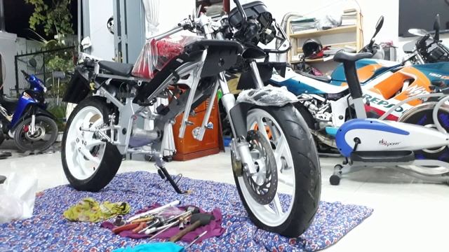 Honda NSR 150 SP rebuild- all new part смотреть онлайн