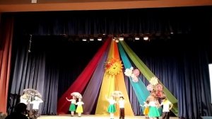 Танец"Я иду по лужам"