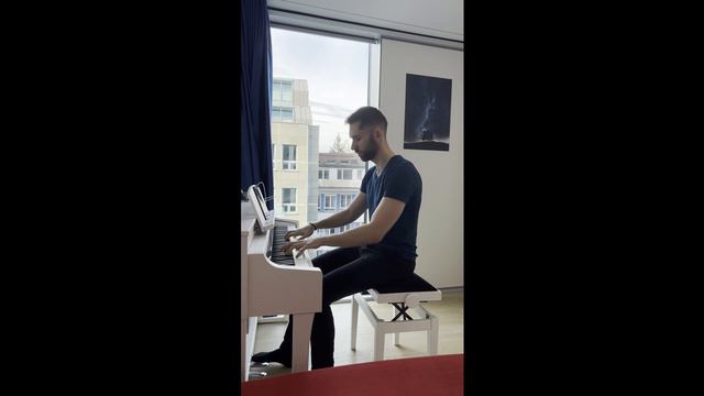 1 Year of learning piano as a complete beginner