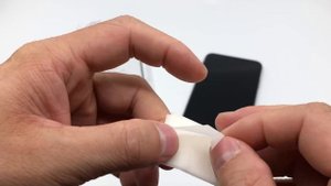 Installing Spigen GLAS tR EZ Fit Premium 9H Tempered Glass Screen Protector on iPhone XS Max