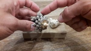 поделка из шишки и липы ЕЖИК своими руками. DIY