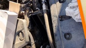 Замена воздушного фильтра своими руками на BMW 5 F10  2016 года дизель