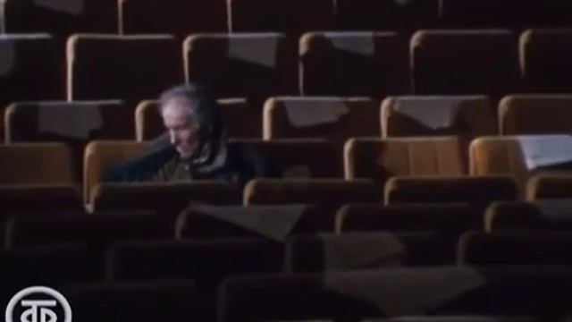Стих Павла Когана читает Валентин Никулин