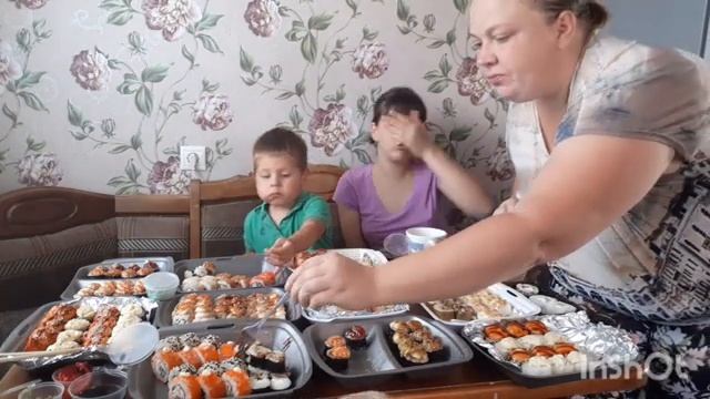 мукбанг ?роллы 208шт??день рождения продолжается
