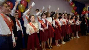 Школа-Школьный двор и смех подружек / Самый чистый, самый звонкий -исполняют выпускники 9 и 11 кл.