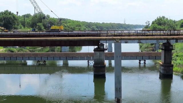 Северо-Крымский канал, 25.07.2021г, строительство моста, мосты, грузовой поезд,рыбалка,купание смотреть онлайн