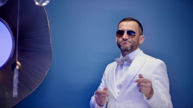 Жаҳонгир Отажонов 18 ёшиндадур / Jahongir Otajonov 18 yoshindadur Official Music Video_1080p.mp4 смотреть онлайн